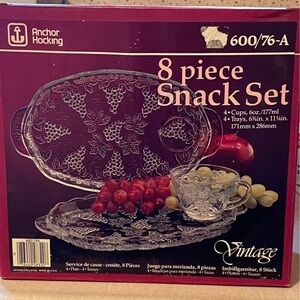 Anchor hocking 8 piece snack set